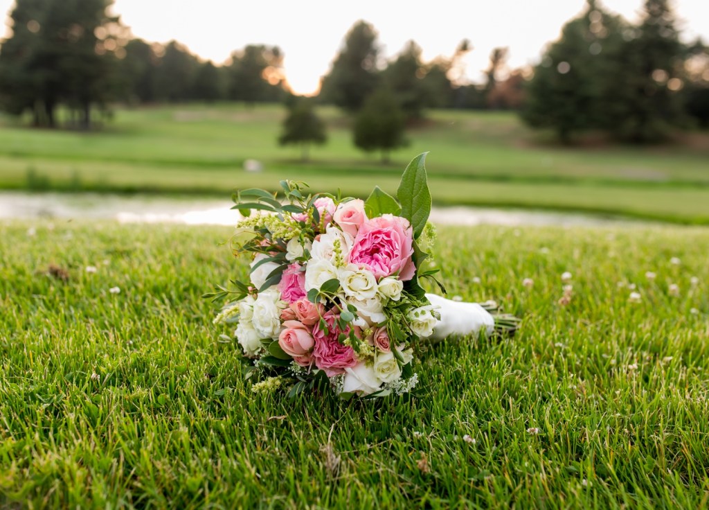 Flowers on greens 